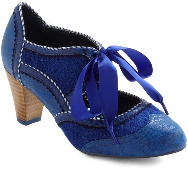 Azure-Footed Heel