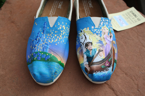 9 Darling Disney TOMS ...