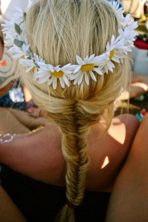 Daisies on a Fishtail Braid