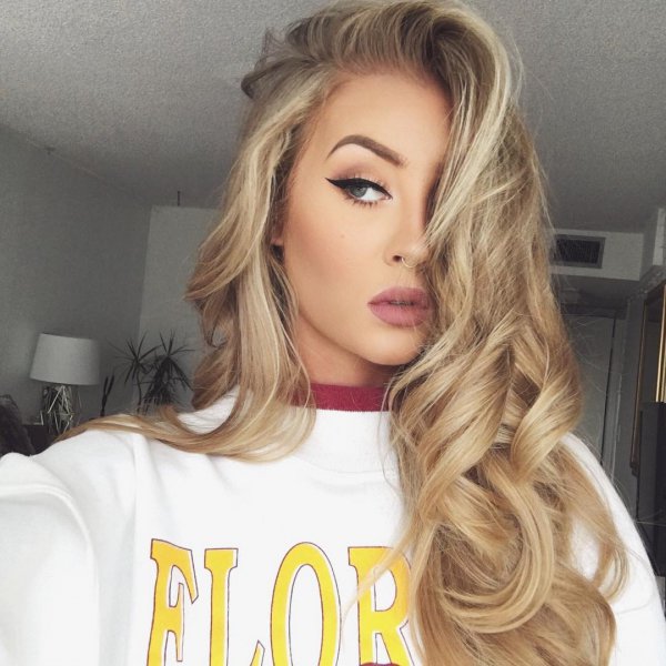 hair, human hair color, blond, face, clothing,