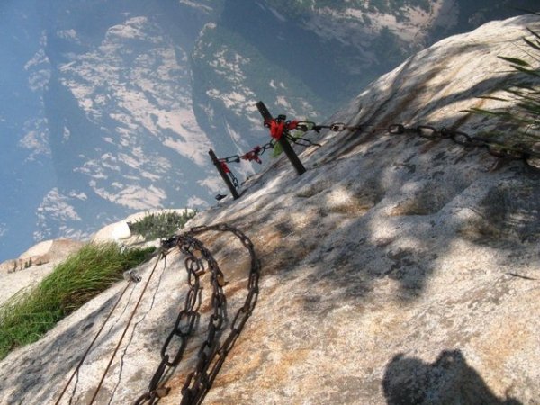 China's Hua Shan Plank Path