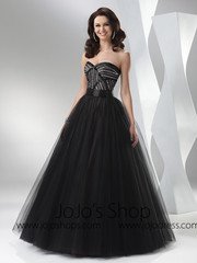 dress,clothing,wedding dress,woman,gown,