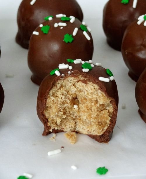 No Bake Bailey’s Irish Cream Cookie Balls