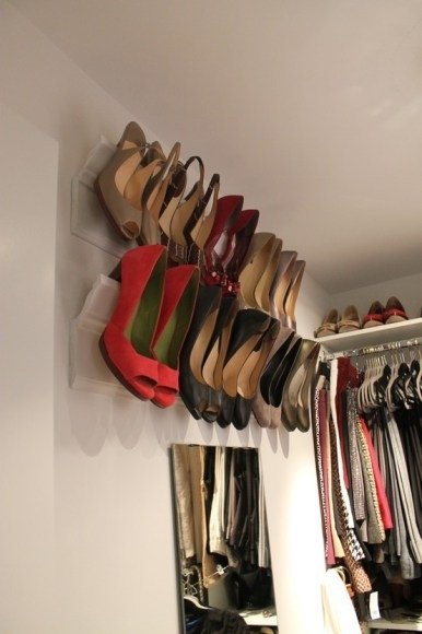 room,closet,footwear,sareener,