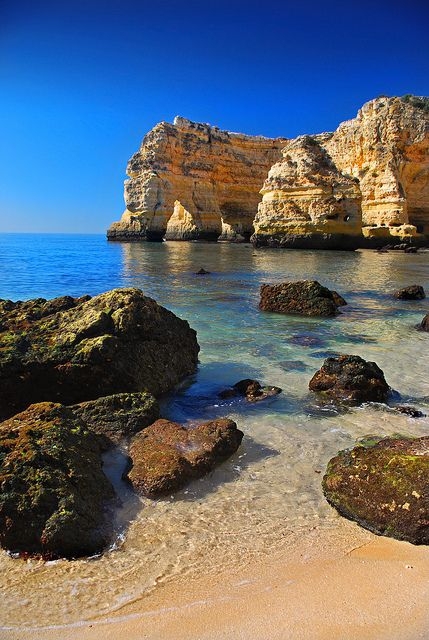 Praia Da Marinha, Carvoeira