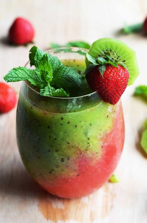 Strawberry Kiwi Frozen Mojito