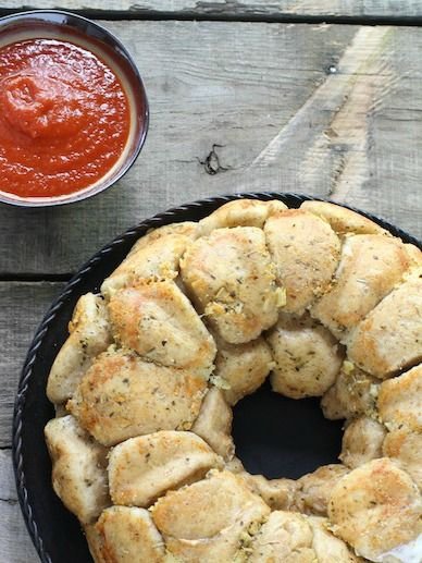 Stuffed Garlic Monkey Bread