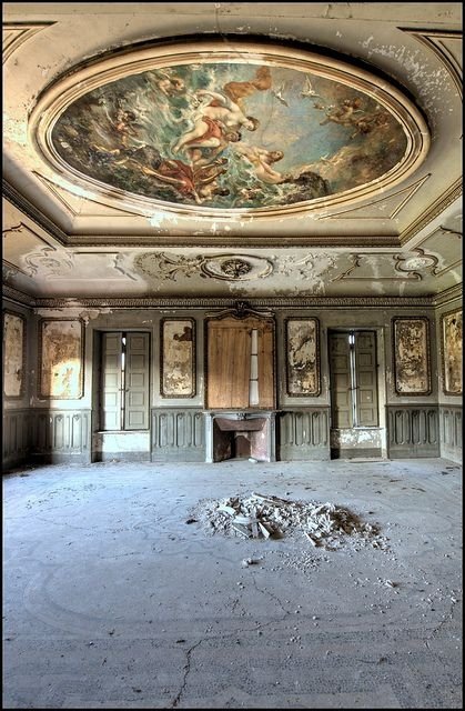 Abandoned Villa in Italy