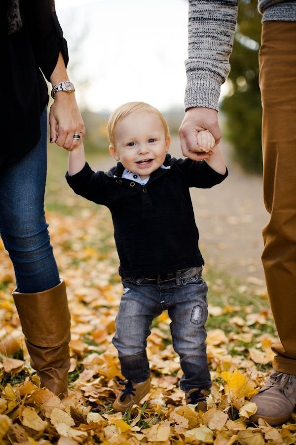 fall family photo ideas with baby