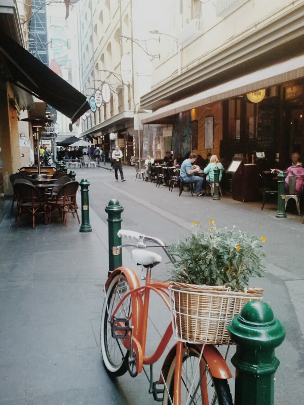 Go Shopping then Have Coffee in Chic Degraves Street, Melbourne, Australia