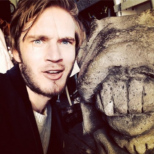 Pewdiepie (Felix Kjellberg)