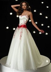 wedding dress,dress,clothing,gown,bridal clothing,