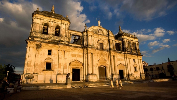 Explore Colonial Leon