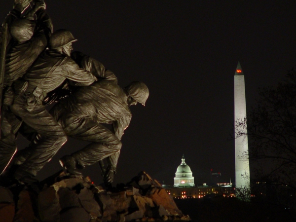 Tour the Monuments at Night