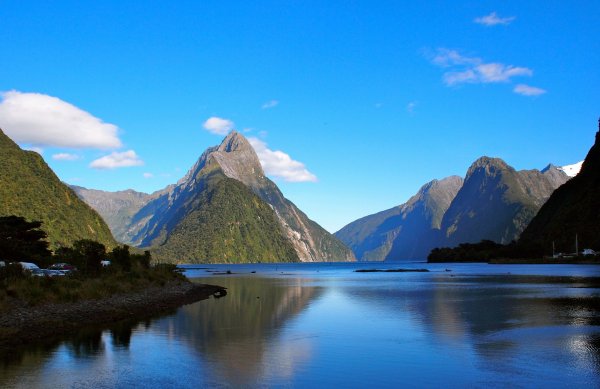 MILFORD SOUND, FIORDLAND NATIONAL PARK, NEW ZEALAND