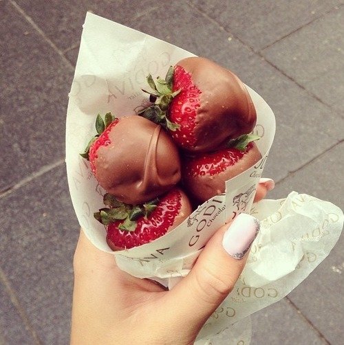 You Can’t Go Wrong with Chocolate Dipped Strawberries