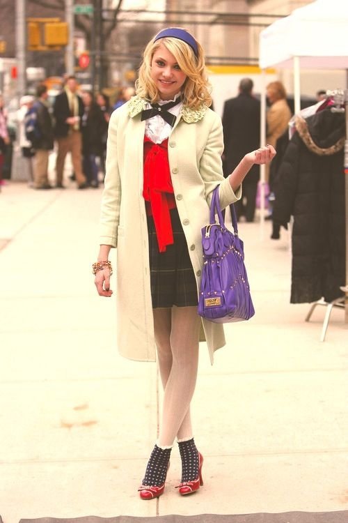 7 Streetstyle Looks from Gossip Girl to Recreate