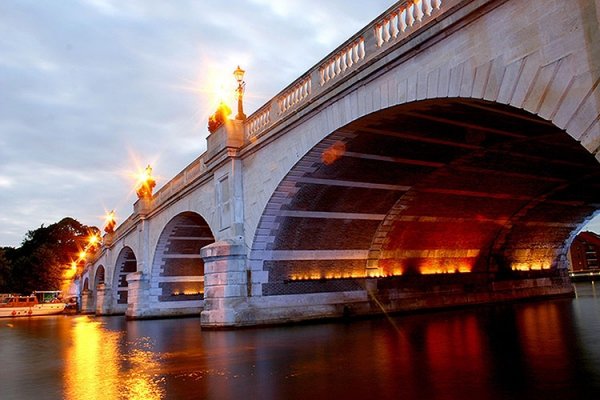 London, England – Kingston Bridge to Hampton Court