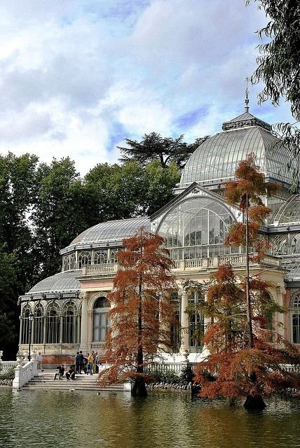 Palacio De Cristal in Buen Retiro Park