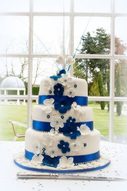 wedding cake,sugar paste,cake decorating,food,cake,