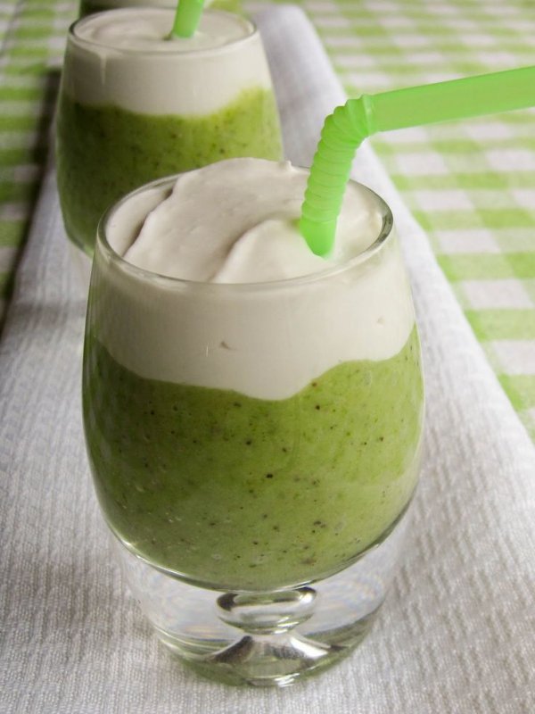 Kiwi Coconut Smoothies