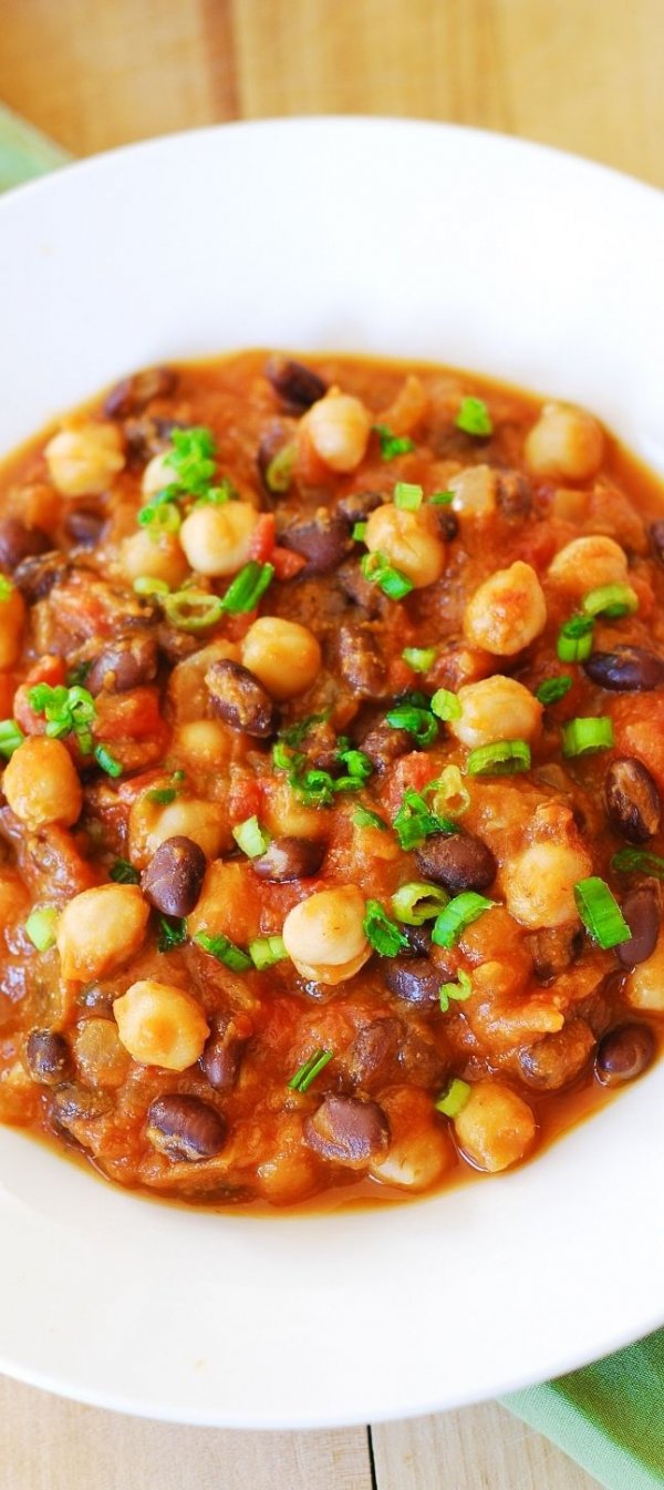 Pumpkin Chili with Black Beans and Garbanzo Beans