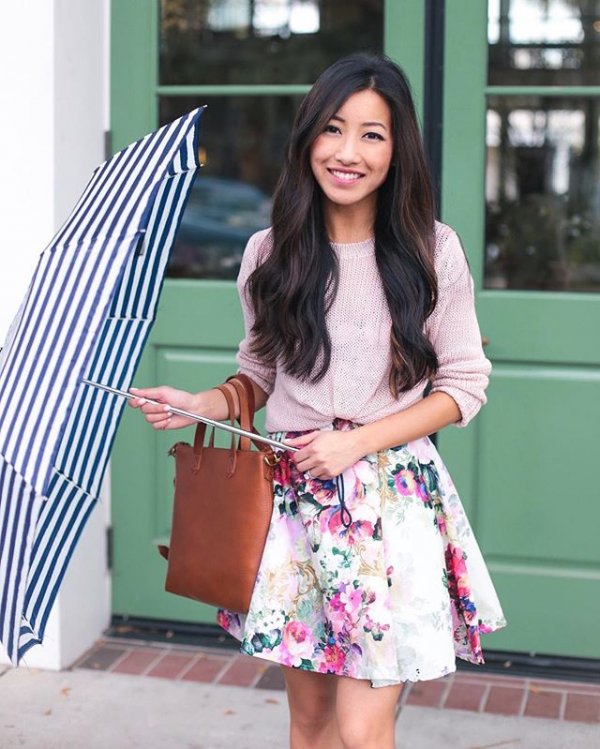 clothing, black hair, plaid, bag, pattern,