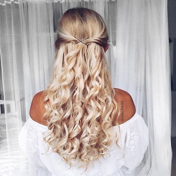 hair, hairstyle, face, bridal accessory, blond,