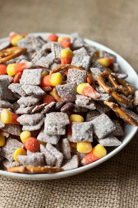 Halloween Muddy Buddy Mix