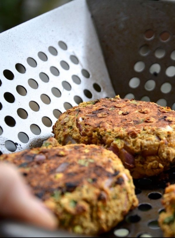 Spicy Chickpea Veggie Burger