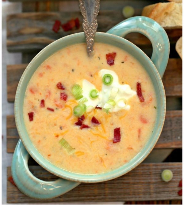 Slow Cooker Skinny Loaded Potato Soup