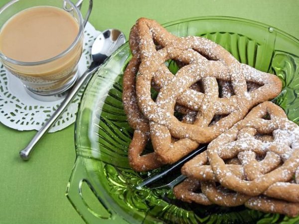 Celtic Knot Cookies