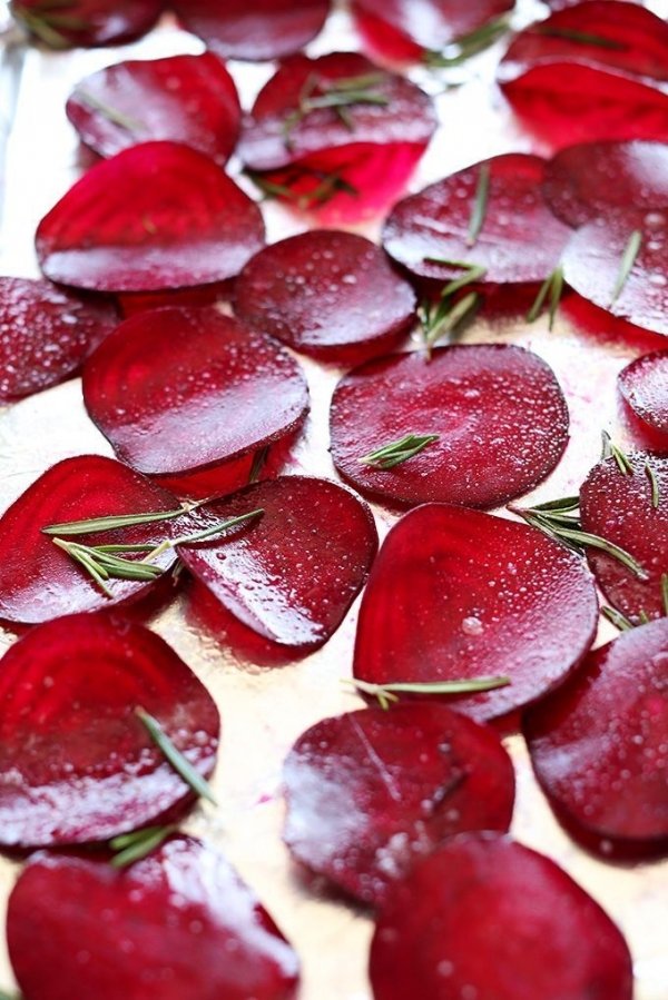 Baked Rosemary Beet Chips