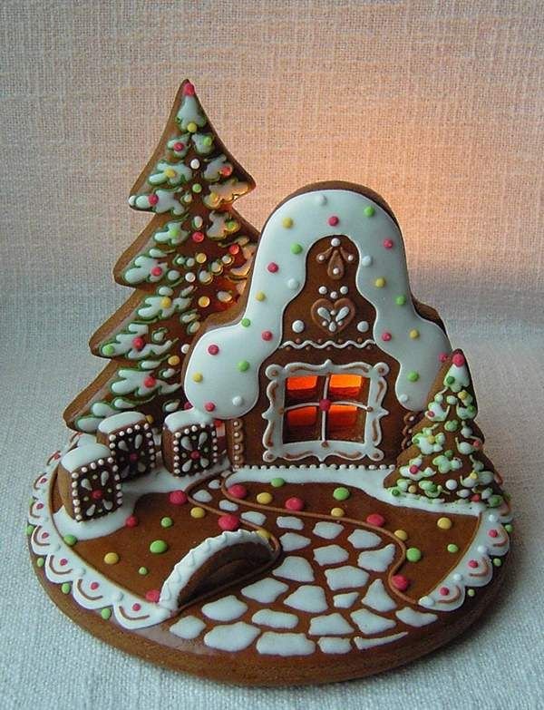 food,dessert,gingerbread,gingerbread house,christmas decoration,