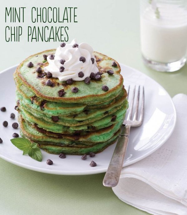 Mint Chocolate Chip Pancakes