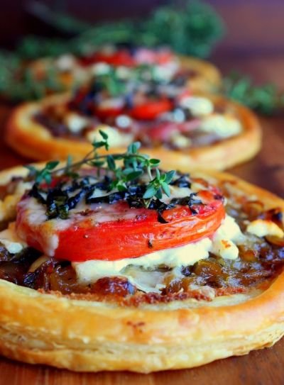 Tomato, Goat Cheese and Prosciutto Tarts