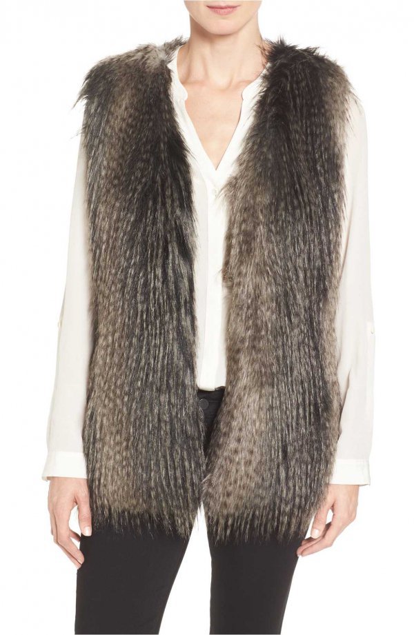 fur clothing, fur, outerwear, woolen, sleeve,