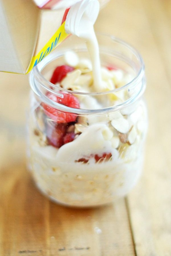 Raspberry White Chocolate Overnight Oats