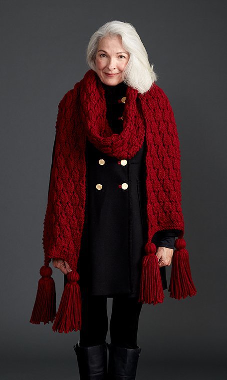 fur clothing, fashion model, coat, outerwear, scarf,