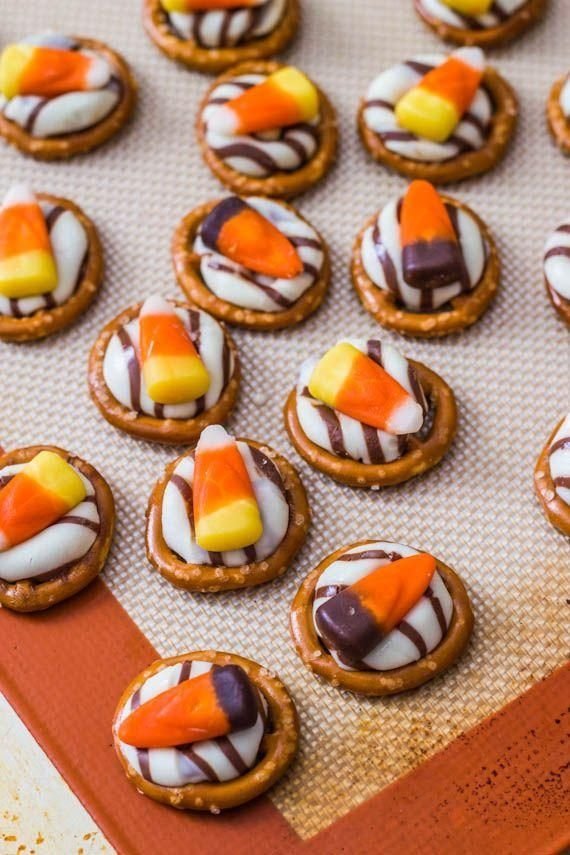 Candy Corn Pretzel Hugs