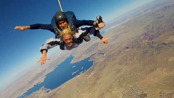 Skydiving in Las Vegas