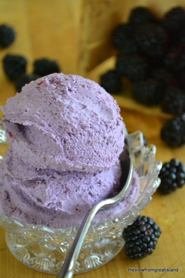 Easy Blackberry Ice Cream