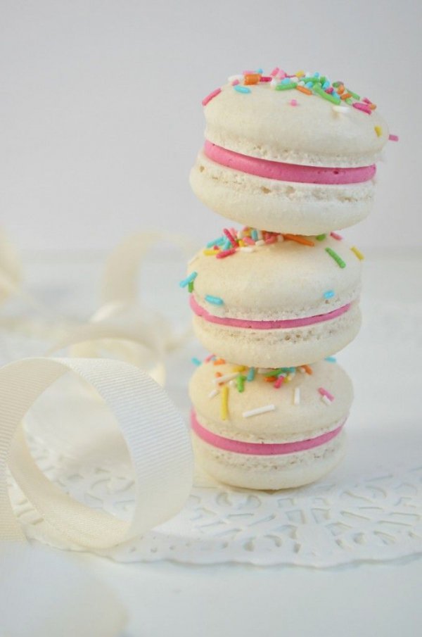 buttercream, dessert, sweetness, icing, macaroon,