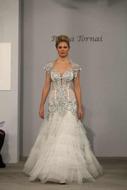 4 Sparkly Wedding Gowns That Will Keep You Shining