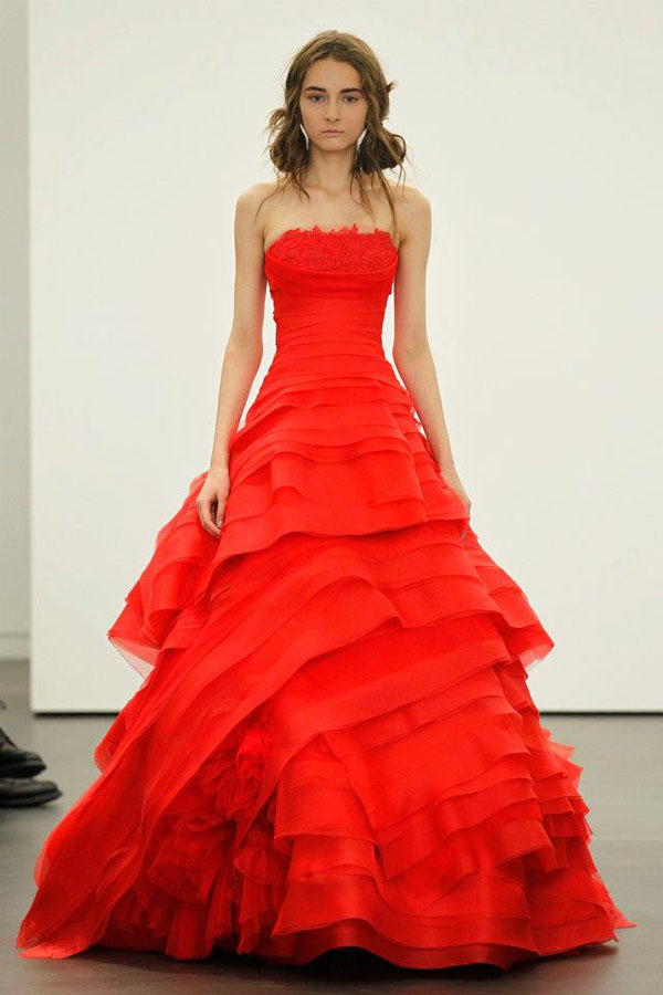 7 Show Stopping Red Wedding Gowns ...