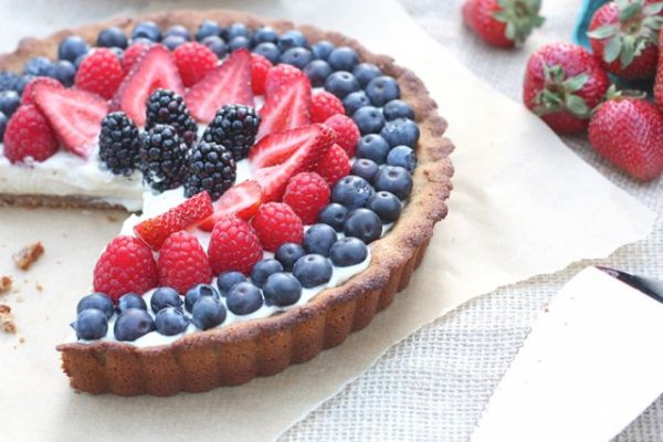 Berry Tart with Dairy-Free Vanilla Bean Custard