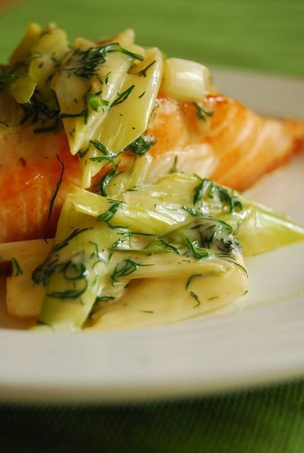 Pan Seared Salmon with Creamy Leeks