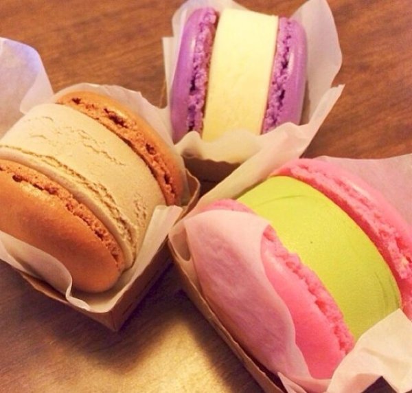 Macaroon Ice Cream Sandwich