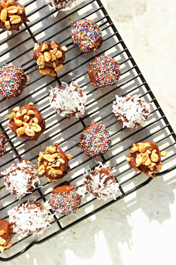 Chocolate Peanut Butter Frozen Banana Bites