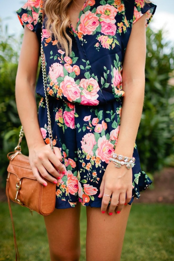 Bright Floral Prints Are a Must-have for Spring